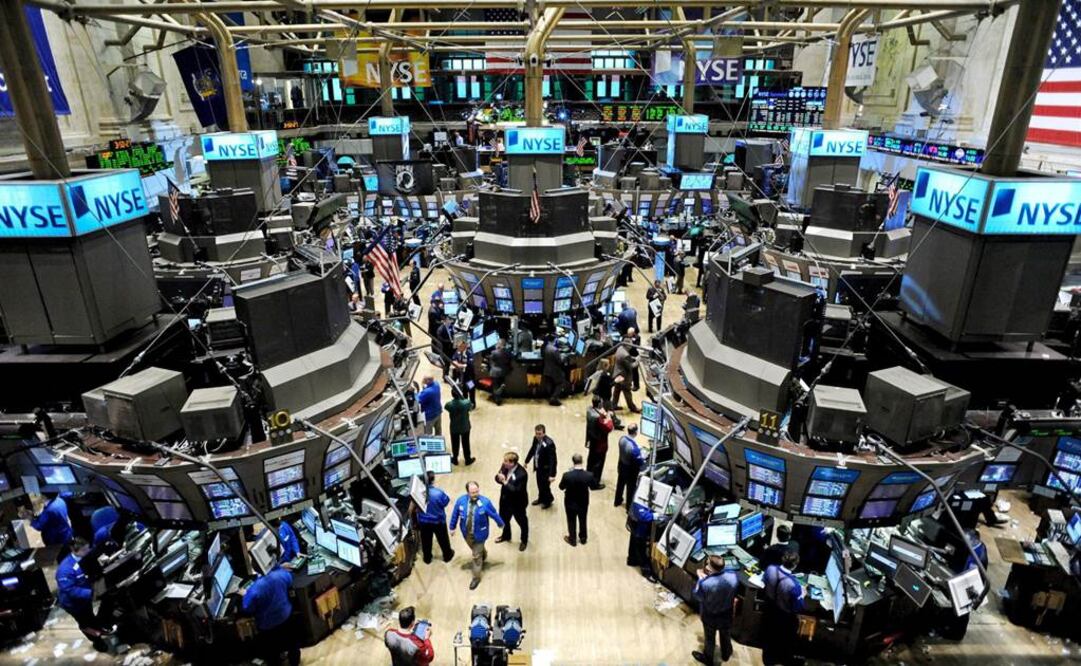 El Dow Jones repunta 2.42%