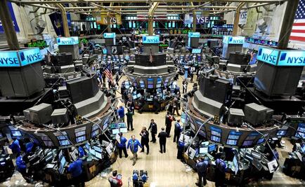 El Dow Jones repunta 2.42%