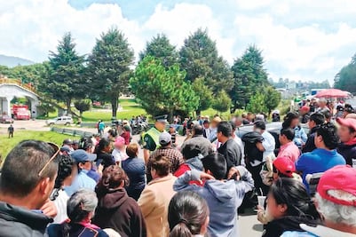 Ejidatarios cierran la México-Puebla seis horas 