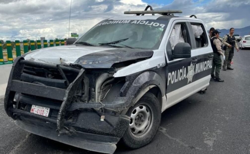 Persiguen policías tráiler con ropa robado desde Hidalgo hasta Edomex; detienen a 2 ladrones