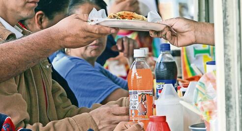 Impuesto a refrescos evitaría 18 mil muertes en México: estudio