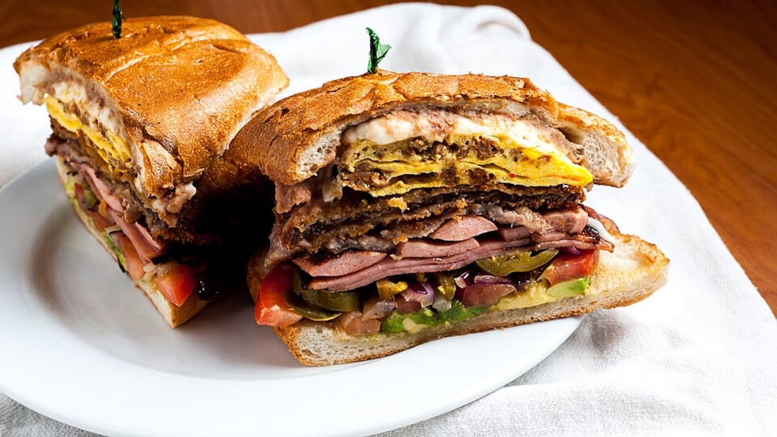 La torta favorita de Memo Ochoa desde su niñez fue la Suiza. Foto: Wikimedia Commons