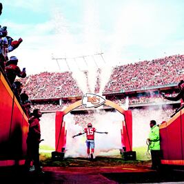 Mahomes llega al Estadio Azteca como jefe