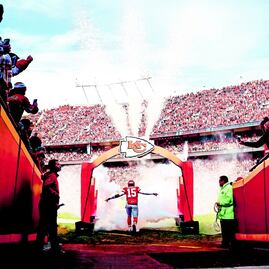Mahomes llega al Estadio Azteca como jefe