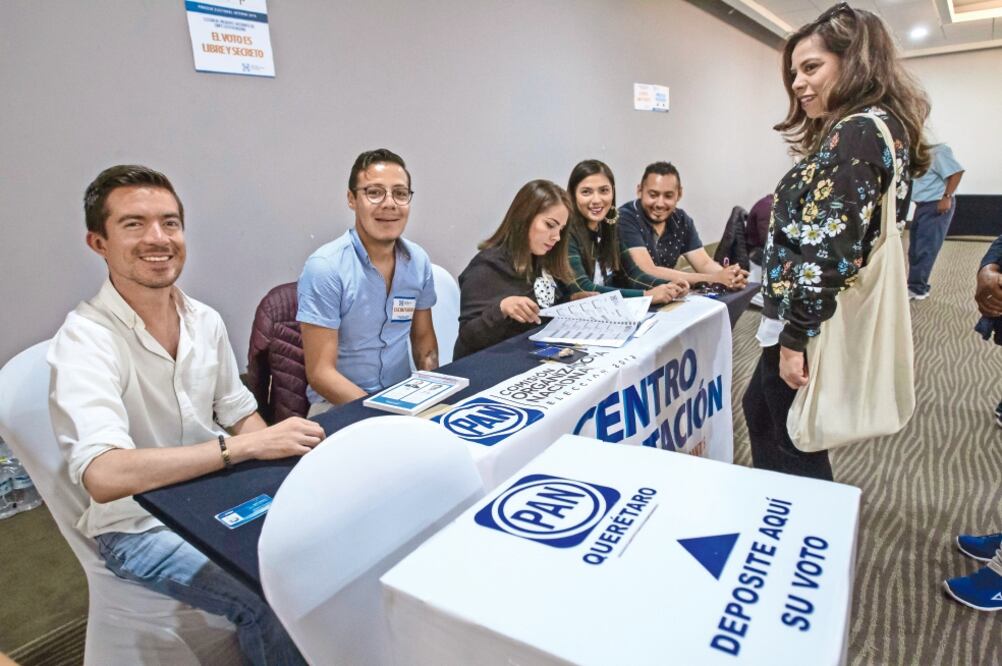 Militantes panistas de todo el país votaron para elegir a quien será el nuevo dirigente del partido por los siguientes tres años (DEMIÁN CHÁVEZ EL UNIVERSAL)