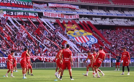 Chivas recibe a su afición en el Estadio Akron previo enfrentar a Tigres en vuelta de cuartos