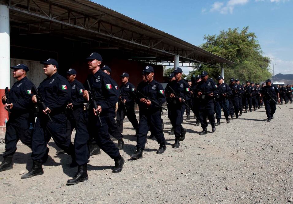 Se han regularizado 600 elementos de 18 municipios, por lo que en total se han revisado los casos de 300 comunitarios, informó el secretario de Seguridad Pública Víctor Manuel Magaña García (ARCHIVO EL UNIVERSAL)