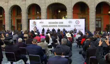 "Vamos a sacar adelante la Reforma Eléctrica": prometen a AMLO diputados de Morena, PT y PVEM