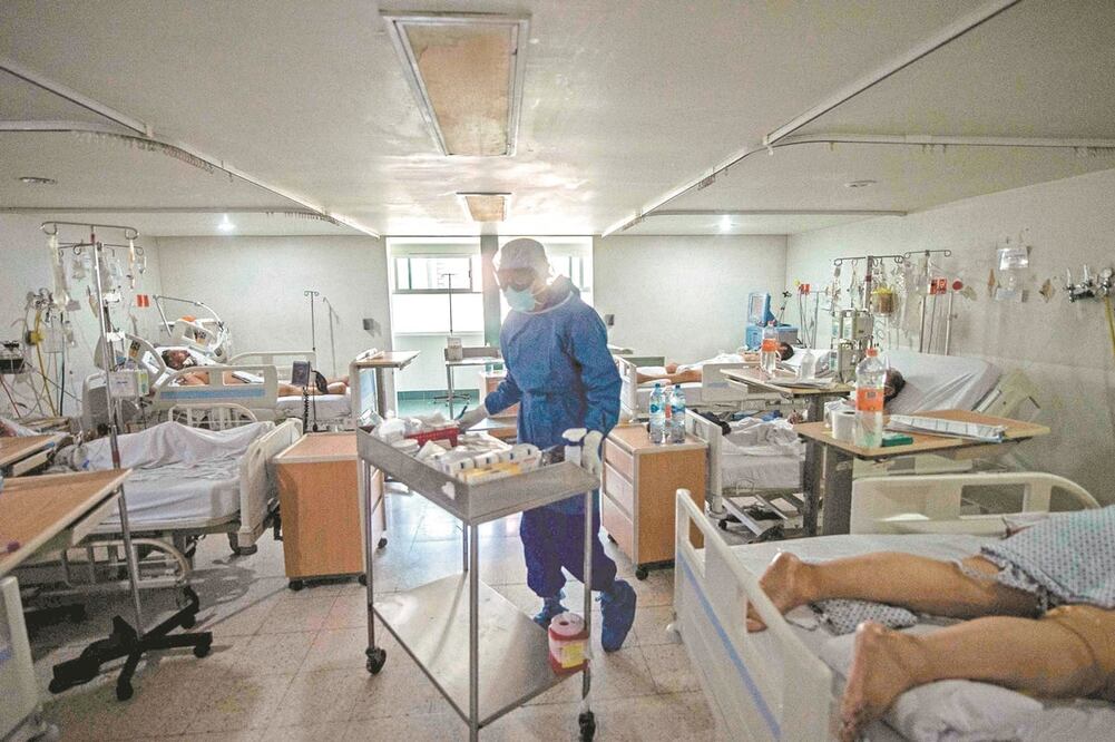 De acuerdo con el académico de la Universidad Libre de Berlín, en las siguientes tres semanas en el país habrá 12 mil decesos causados por el Covid-19. Fotos: AFP