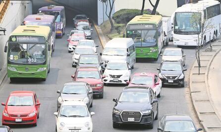 Este lunes 2 de diciembre no circulan los autos con engomado amarillo