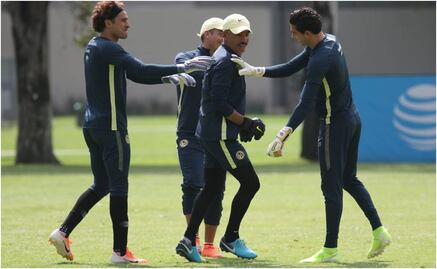 Oscar Jiménez no regalará titularidad a Ochoa en América