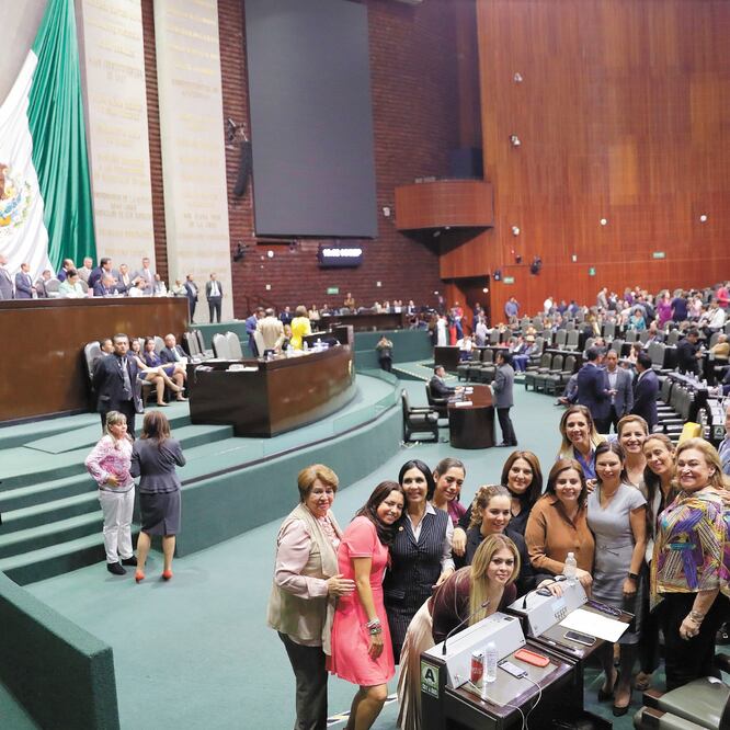 La Cámara Baja estará dominada por mujeres: una presidenta y, entre vicepresidentas y secretarias, ocho miembros de la Mesa Directiva. Foto/IVÁN STEPHENS. EL UNIVERSAL