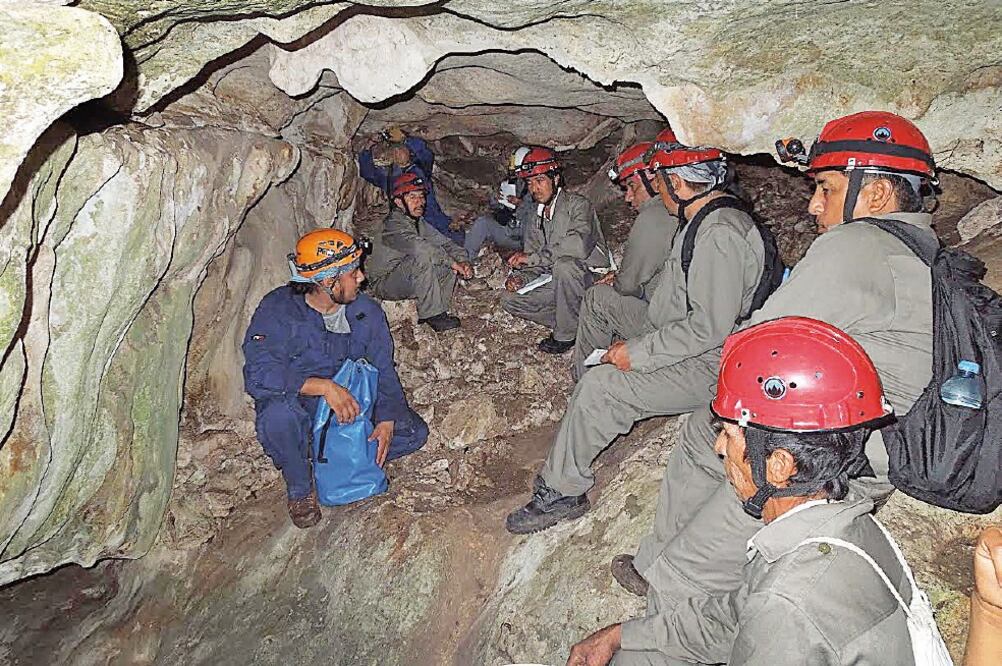 Arqueólogos y espeleólogos han dedicado casi 20 años a la preservación de los cuerpos de agua cuya riqueza arqueológica y biológica les ha impactado (NOTIMEX)