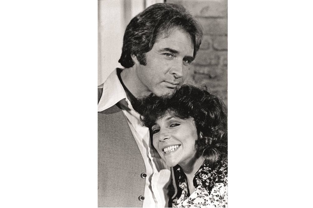 Luis Alberto Salvatierra (Rogelio Guerra) y Mariana Villarreal (Verónica Castro) conquistaron a los televidentes (ARCHIVO EL UNIVERSAL)