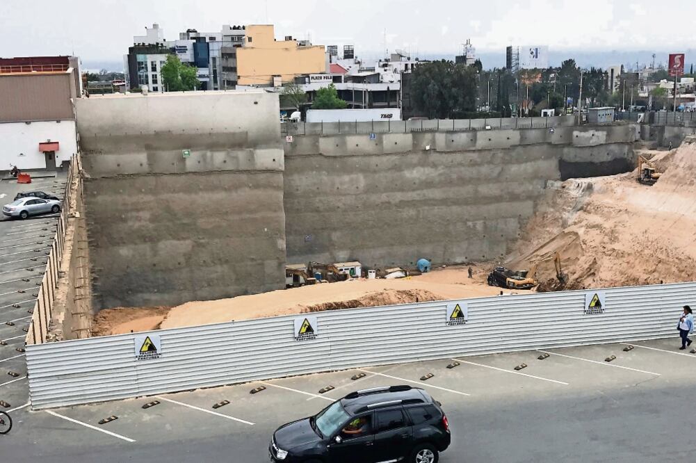 Congruencia. Los inconformes argumentan que Satélite no está diseñado para un crecimiento de estas dimensiones (REBECA JIMÉNEZ. EL UNIVERSAL)