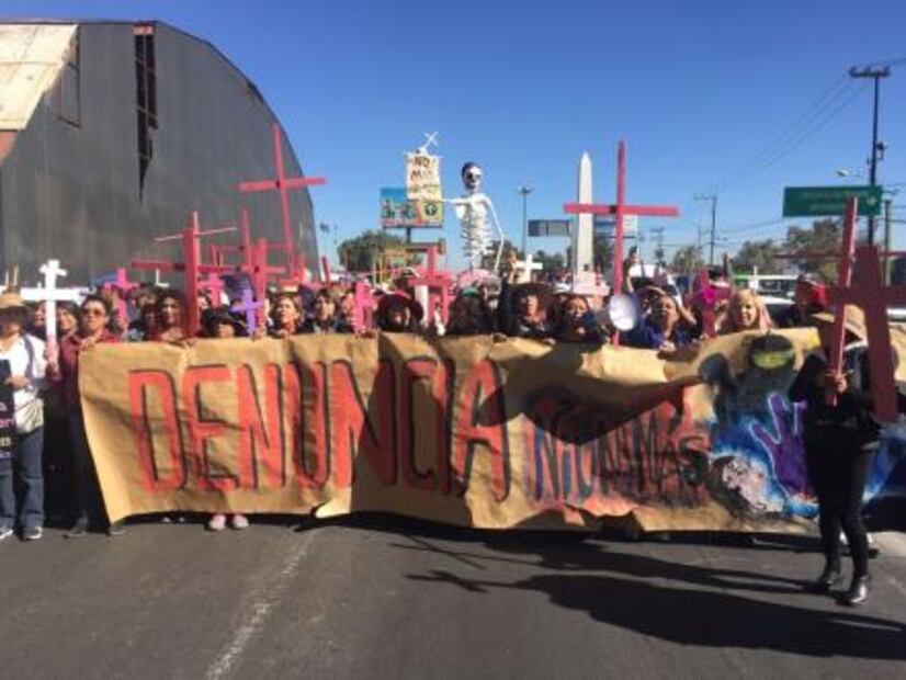 Marchan en Ecatepec contra feminicidios
