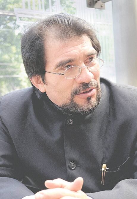 Argüelles asegura que el español enfrenta el anglicismo (ESPECIAL)