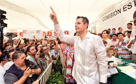 Registra Murat precandidatura única a Oaxaca