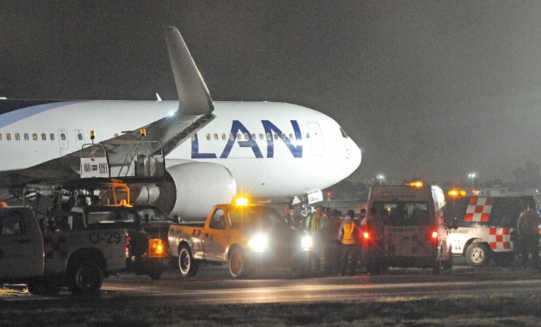 La PGR y autoridades de Perú, Argentina, Colombia y Brasil indagan el tráfico de drogas que se realiza en el equipaje de mexicanos sin su consentimiento (ARCHIVO EL UNIVERSAL)