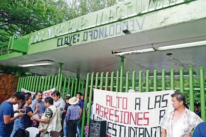 Detienen a director de normal donde murió alumno