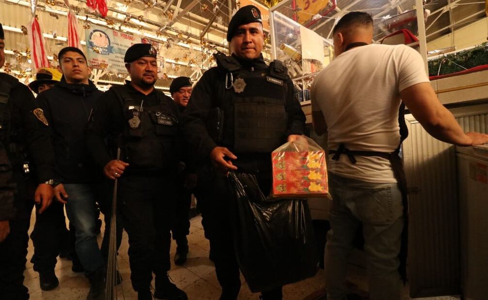 Elementos de seguridad aseguran elementos pirotécnicos (08/01/2025). Foto: Especial