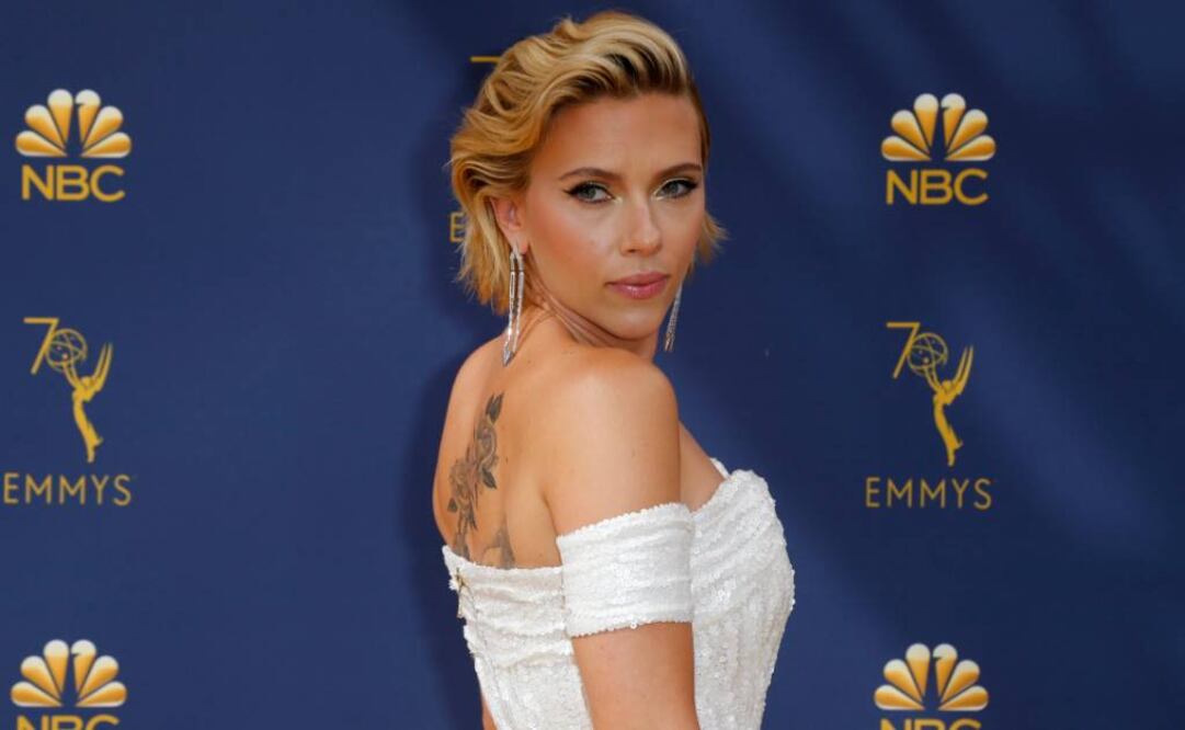 Scarlett Johansson a su llegada a los Emmy 2018  FOTO: REUTERS
