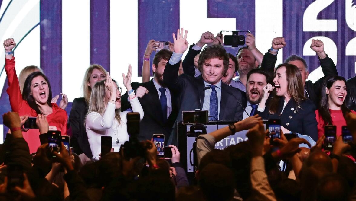 Javier Milei, candidato de extrema derecha, después de pronunciar un discurso en Buenos Aires, el domingo pasado. Foto: AFP