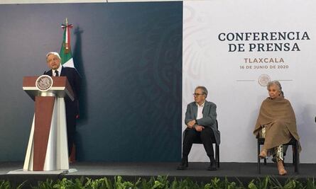 AMLO dice que por la “sana distancia” no pudo atender a familiares de desaparecidos