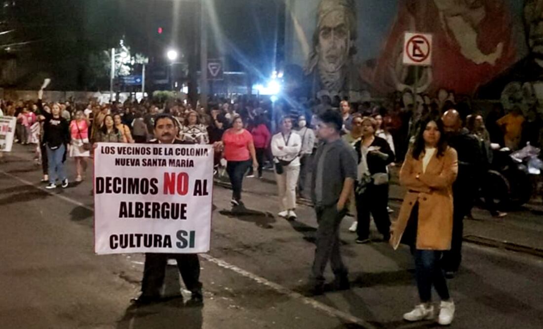 Un grupo de vecinos de la colonia Nueva Santa María en la alcaldía Azcapotzalco se manifestaron contra la construcción de un albergue para migrantes, el 19 de marzo de 2025. Foto: especial