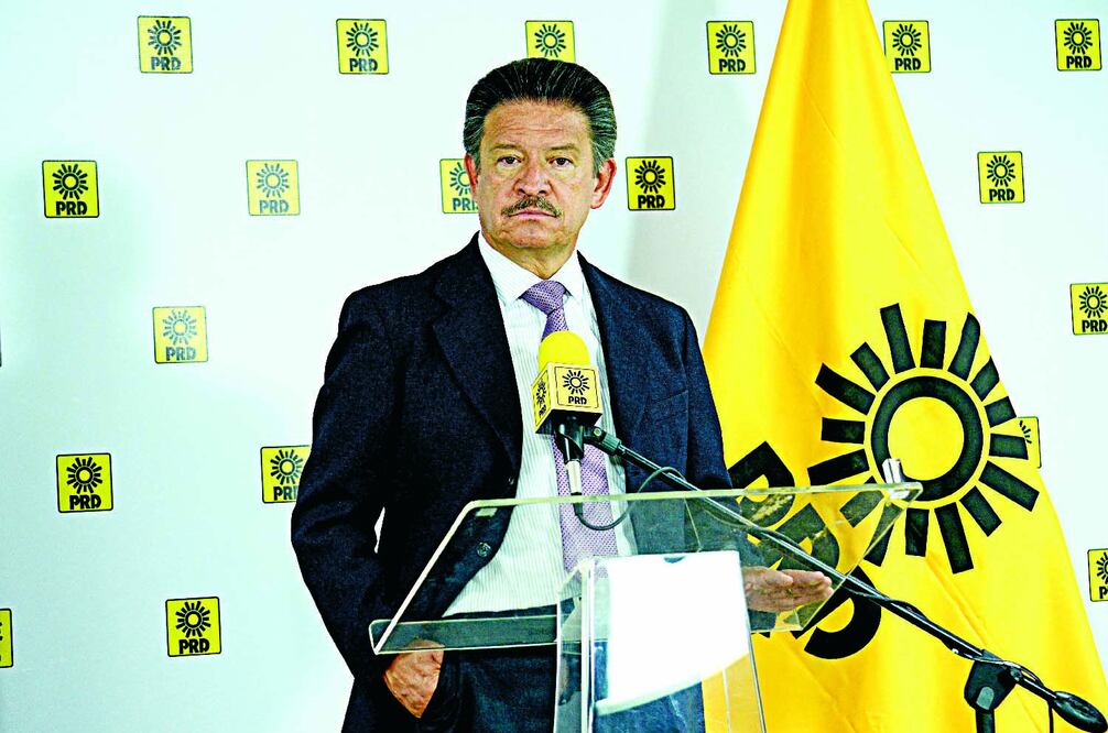 El presidente nacional del PRD, Carlos Navarrete Ruiz, ofreció una conferencia de prensa para dar a conocer los resultados de los comicios del 7 de junio (ESPECIAL)