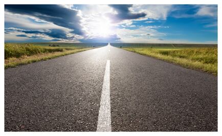 Por si viajas en carretera: estos teléfonos te pueden servir