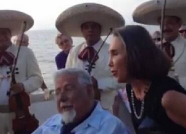 La última tacita del "Profesor Jirafales" y "Doña Florinda"