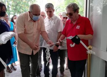 Con un retraso de 3 meses, Fondo de Cultura Económica inaugura librería en La Habana, Cuba