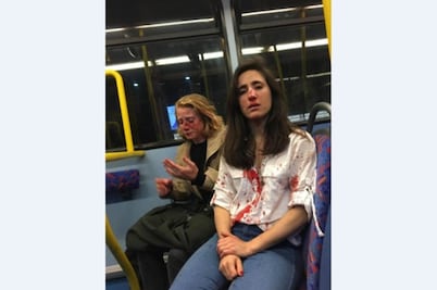 Una uruguaya y su compañera, agredidas en autobús en Londres por "lesbianas"