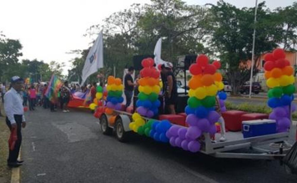 Exigen a abanderados ver por comunidad gay en Tabasco