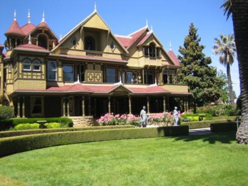 ¿Te atreverías a recorrer las casas más terroríficas del mundo?