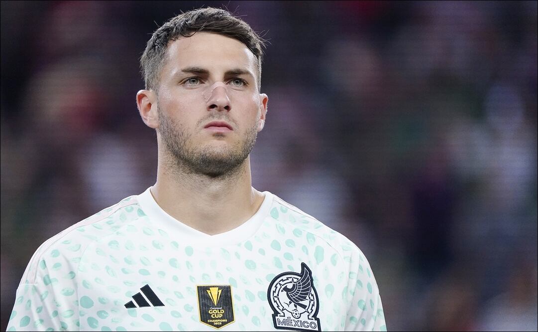 Santiago Giménez lamentó la sensible muerte de su abuelo y le agradeció “por todo”