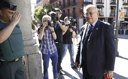 España convoca a embajador de Venezuela