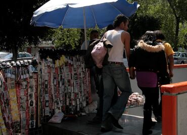 Regresan ambulantes al Metro