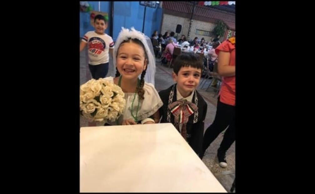 Contraste de reacciones de niños en boda de kermesse se vuelve viral