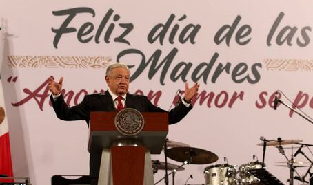 AMLO felicita a todas las madres de México en su día