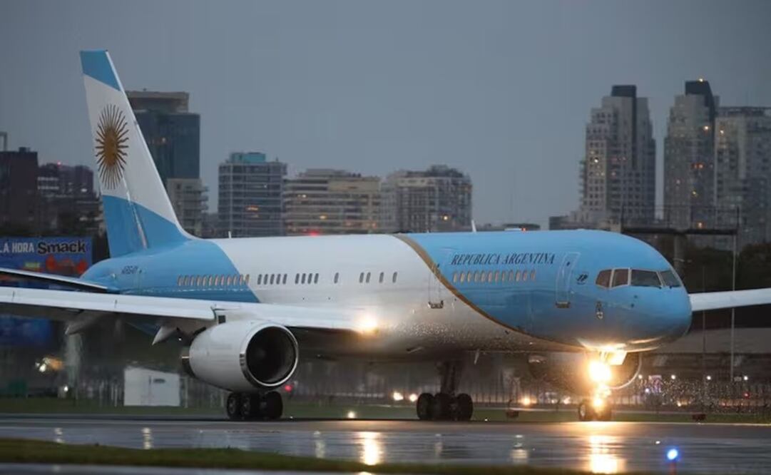 En los próximos días, el presidente argentino Javier Milei usará por primera vez el ARG 01, el lujoso avión que compró Alberto Fernández, en 25 millones de dólares, poco antes de dejar la presidencia. Foto: Hernán Zenteno. La Nación/GDA
