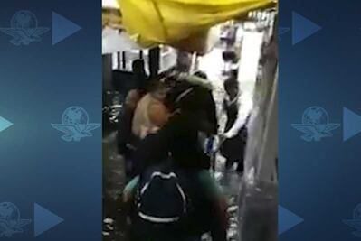 Así se las ingenian los capitalinos para enfrentar las inundaciones