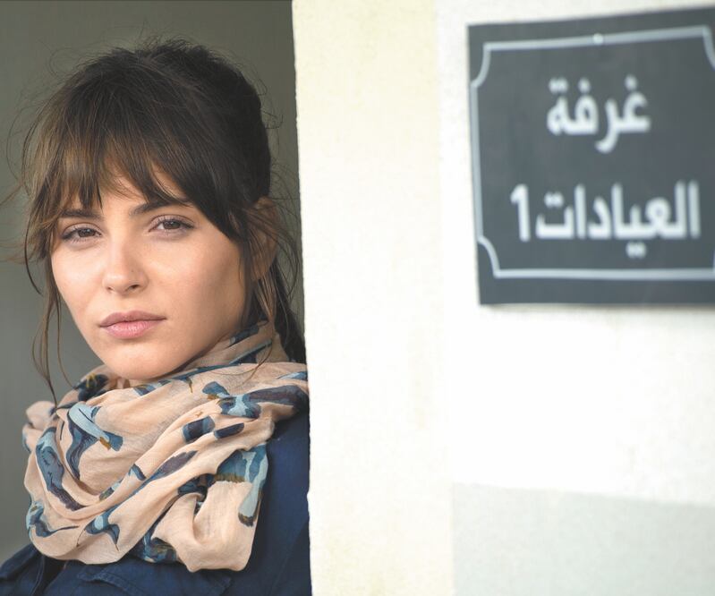 Una mujer viaja a un hospital en las profundidades de Libia. TVE