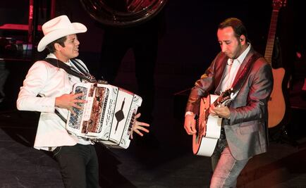 Remmy Valenzuela presenta su show sin armamento  