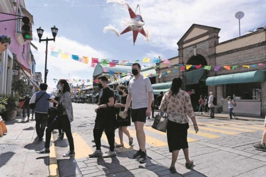 “La gente está menos preocupada que antes”; llenan sitios turísticos pese a Covid-19