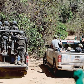 Cayeron en un retén montado por sicarios; los golpearon y amenazaron
