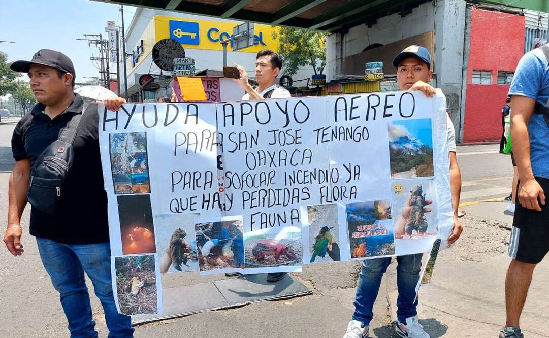 Elementos de la Secretaria de Seguridad Pública de la CDMX llegaron a lugar para dialogar, pero los manifestantes indicaron que se quitarían hasta no tener un papel firmado por el gobierno federal para el apoyo. Foto: Brenda Martínez