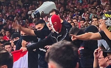 El Atlético de Madrid identifica a dos encapuchados y serán "expulsados de forma permanente"