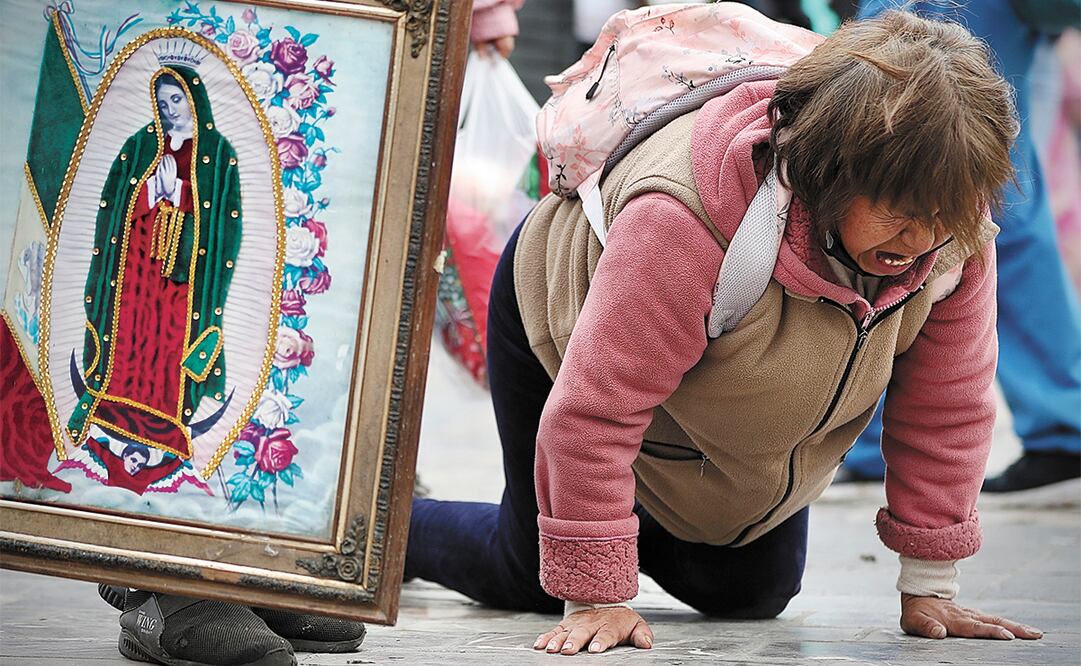 Continúa el arribo de miles de peregrinos a la basílica de Guadalupe con la finalidad de celebrar a la virgen morena. Foto: Berenice Fregoso El universal